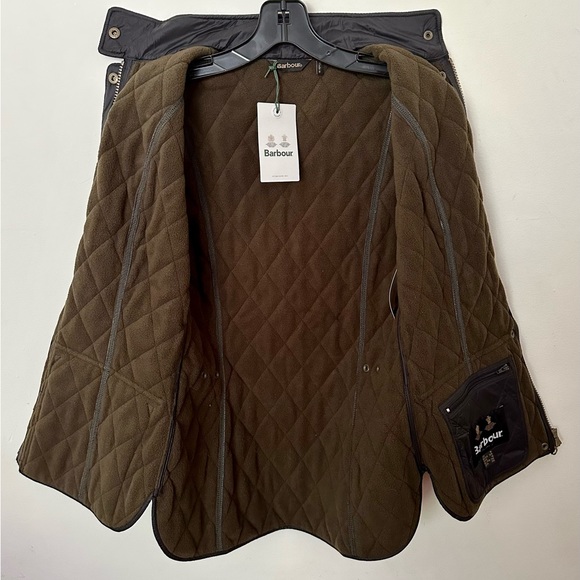 NWTs Barbour Women’s Wray Quilted Gilet/Vest. Black. Sz. 4 US (8 UK) - Picture 4 of 16